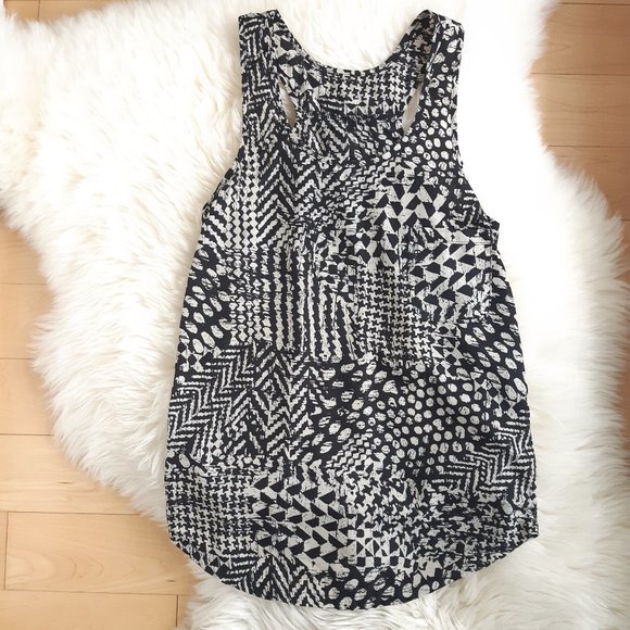 Abstract pattern tank top (small) - Picture 9 of 9